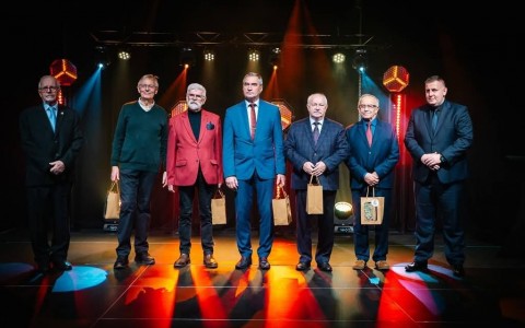 Schowek_11-22-2025_01